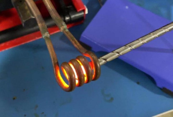 Induction annealing of tubes ends