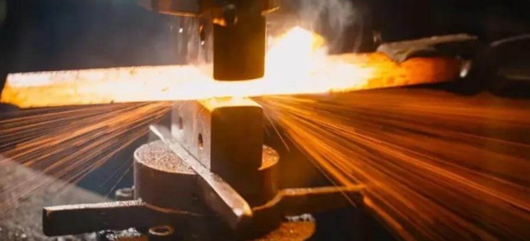 How to Choose the Right Induction Forge for Your Workshop?